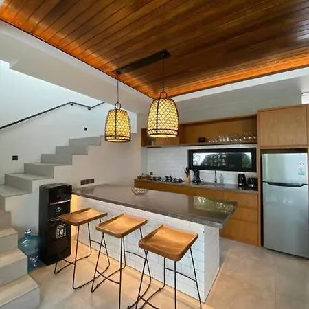 Modern Comfort With Traditional Style
